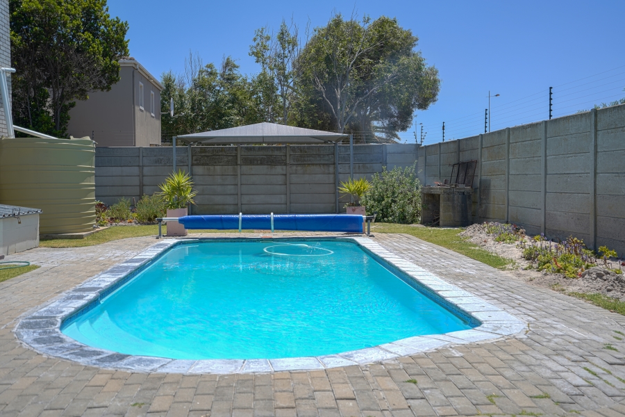 2 Bedroom Property for Sale in West Beach Western Cape